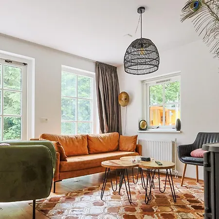 Modern Retreat With Private Sauna In The Veluwe בית נופש *