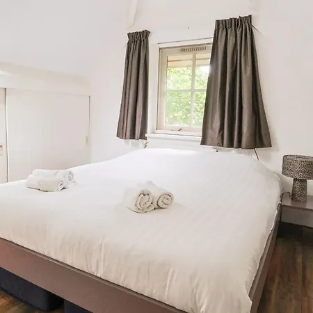 Modern Retreat With Private Sauna In The Veluwe * לונטרן