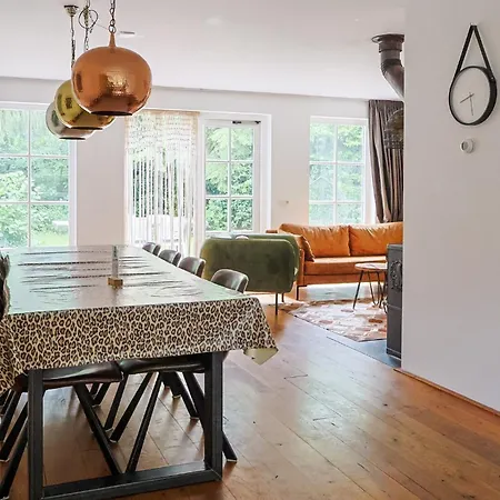 בית נופש Modern Retreat With Private Sauna In The Veluwe