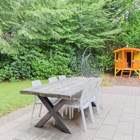 בית נופש Modern Retreat With Private Sauna In The Veluwe לונטרן